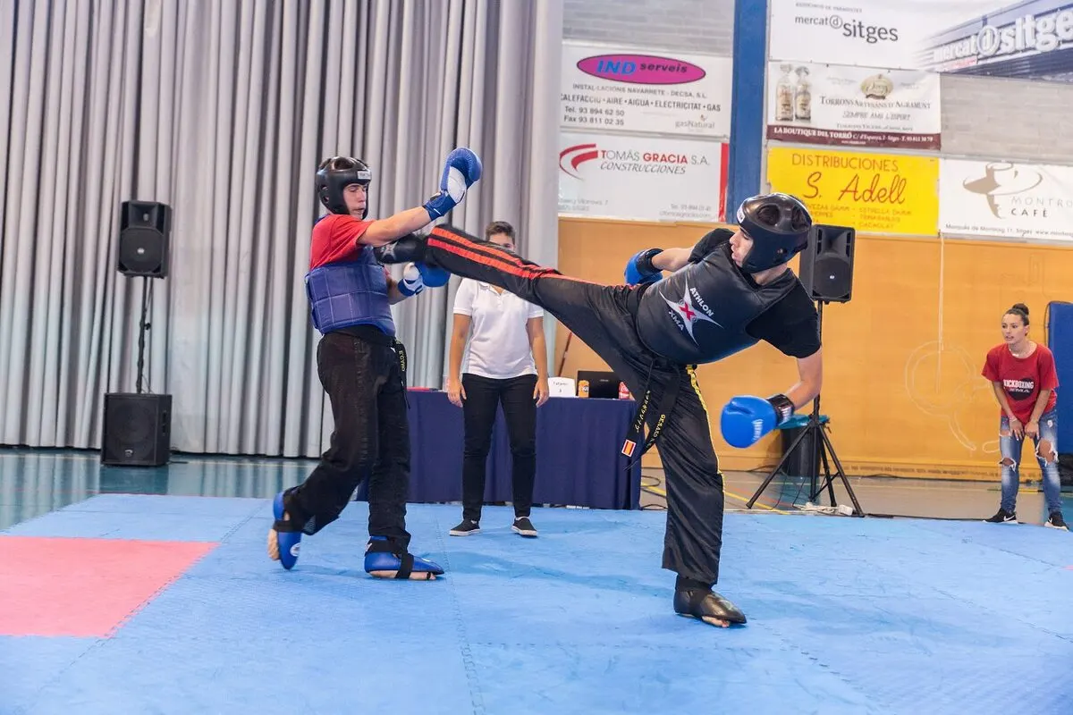 Gimnasio Athlon Fitness ,Clases Dirigidas y Artes Marciales Viladecans