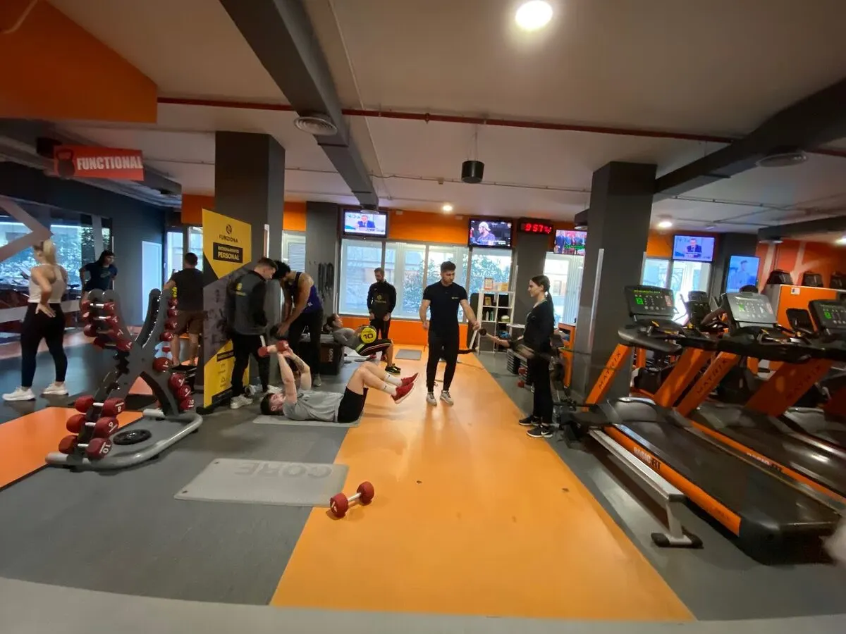 Funziona Entrenamiento personal en Basic Fit Goya - Madrid