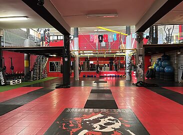 AF1QipPxTUPxnf_fh7WrQ9ezLP7QhEoZfMwOZFJNlLCy=w1500-h1500-k-no